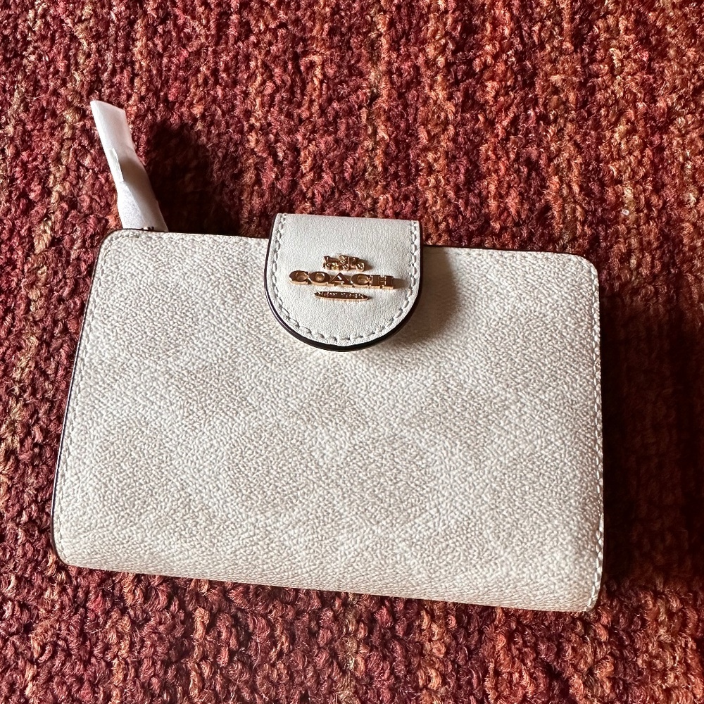 Chalk, Coach Wallet.